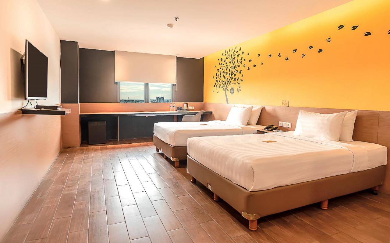 Yellow Bee Tangerang Zewnętrze zdjęcie