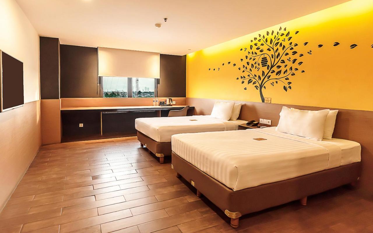 Yellow Bee Tangerang Zewnętrze zdjęcie