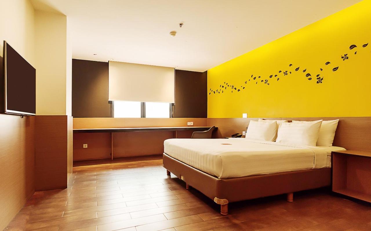 Yellow Bee Tangerang Zewnętrze zdjęcie