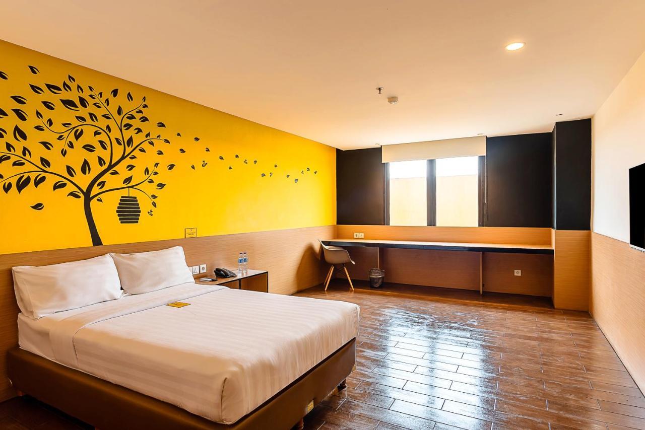 Yellow Bee Tangerang Zewnętrze zdjęcie