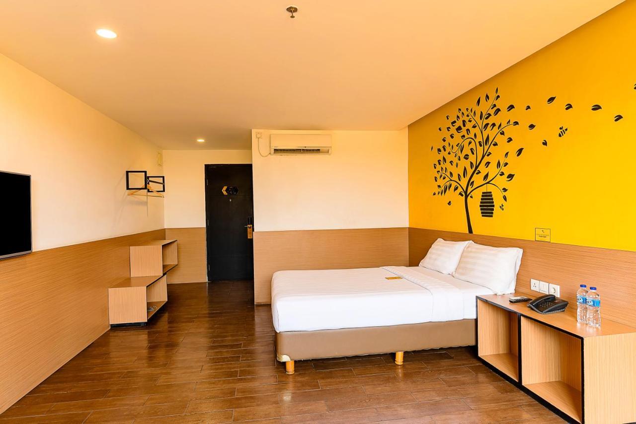 Yellow Bee Tangerang Zewnętrze zdjęcie