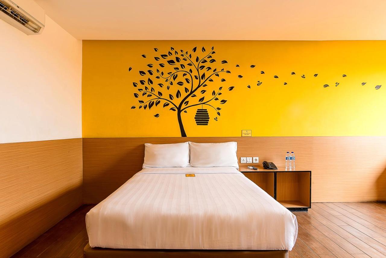 Yellow Bee Tangerang Zewnętrze zdjęcie