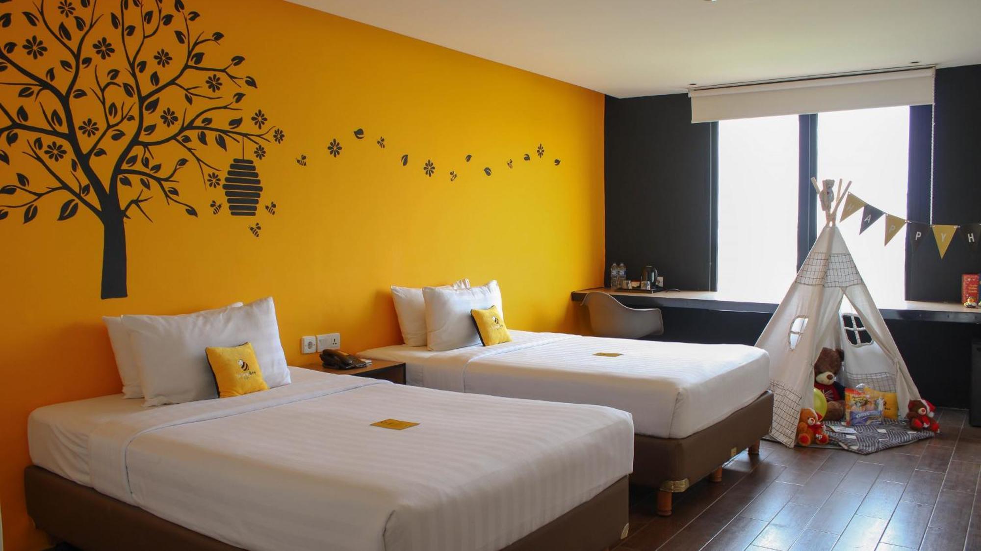 Yellow Bee Tangerang Zewnętrze zdjęcie