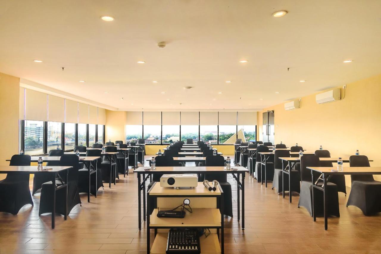 Yellow Bee Tangerang Zewnętrze zdjęcie