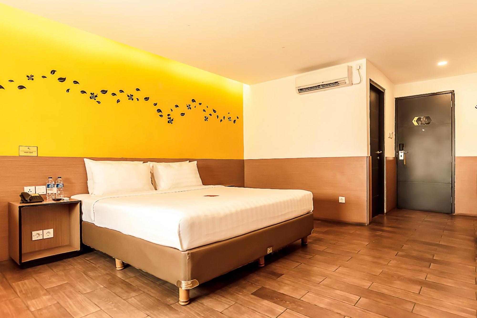 Yellow Bee Tangerang Pokój zdjęcie